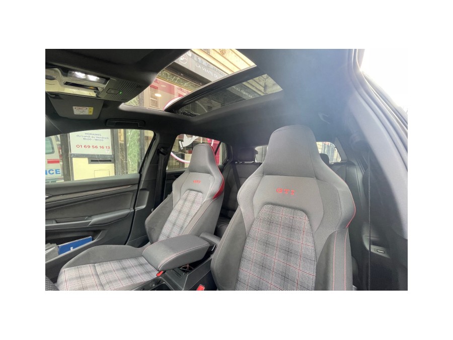 VOLKSWAGEN d'occasion GOLF 2.0 TSI 245 GTI DSG de 2023 Paris 15 (75)﻿