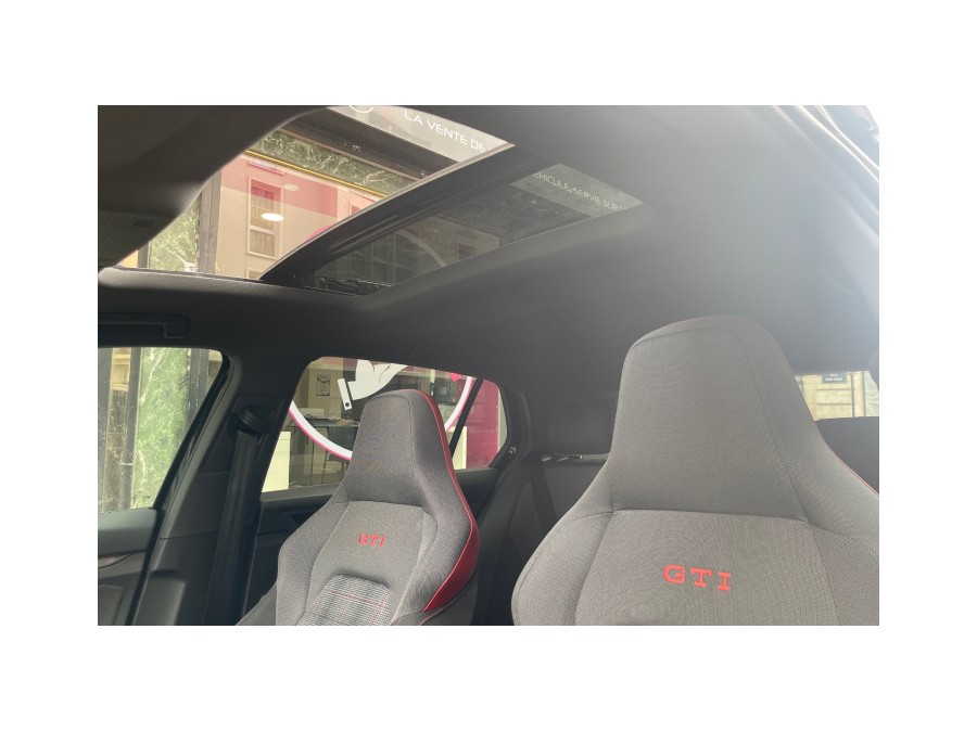 VOLKSWAGEN d'occasion GOLF 2.0 TSI 245 GTI DSG de 2023 Paris 15 (75)﻿