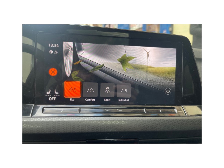 VOLKSWAGEN d'occasion GOLF 2.0 TSI 245 GTI DSG de 2023 Paris 15 (75)﻿