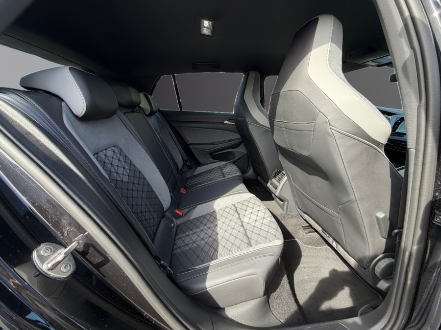 VOLKSWAGEN d'occasion GOLF 1.5 eTSI OPF 150ch R-Line DSG7 de 2023