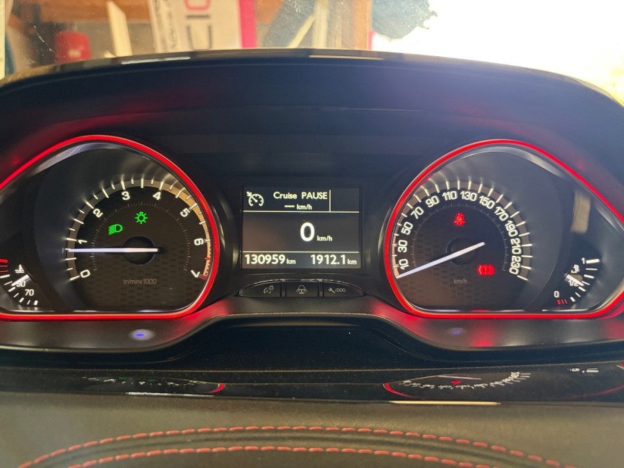 PEUGEOT d'occasion 208 1.6 THP de 2017 Rodez (12)﻿