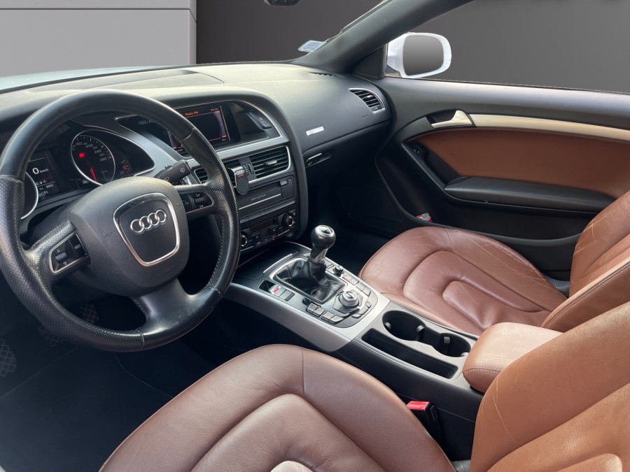 AUDI d'occasion A5 2 TDI 170 DPF ADVANCED EDITION PLUS de 2011 Salon
