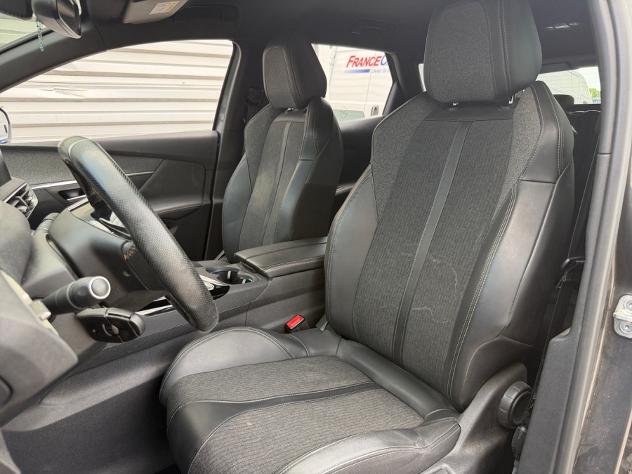 PEUGEOT d'occasion 3008 1.2 PURE TECH 130 GT LINE de 2019 Nîmes (30)﻿