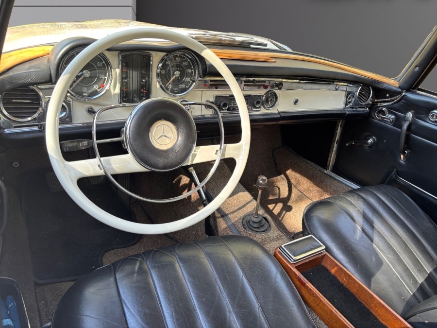 MERCEDES d'occasion 230 230 (123.023) de 1964 Besançon (25)﻿