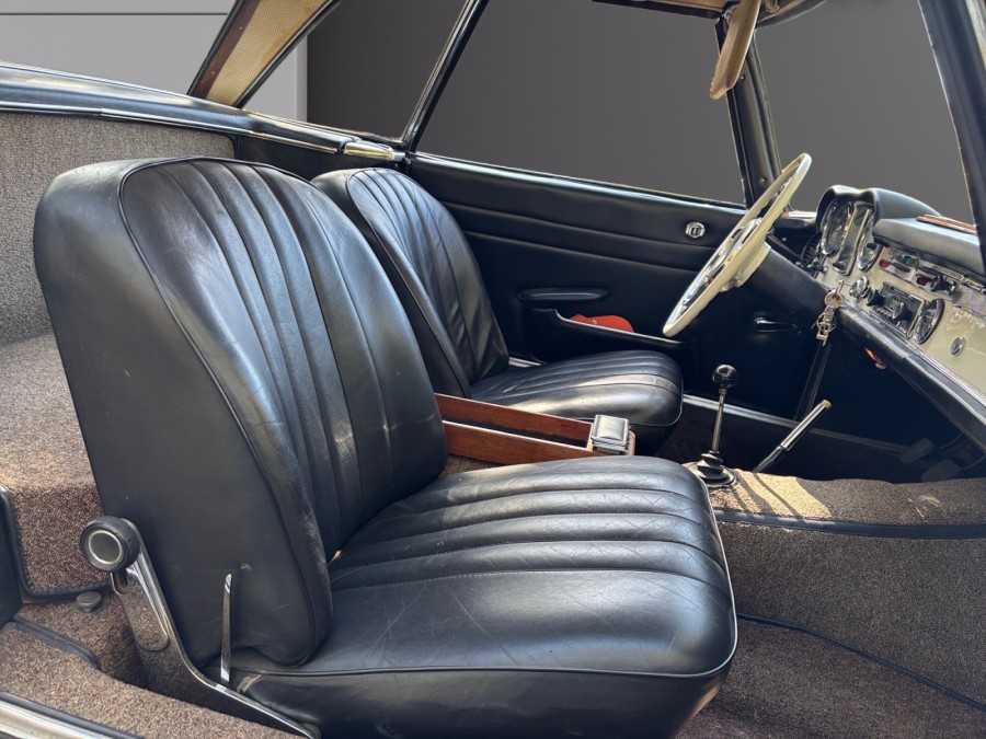 MERCEDES d'occasion 230 230 (123.023) de 1964 Besançon (25)﻿