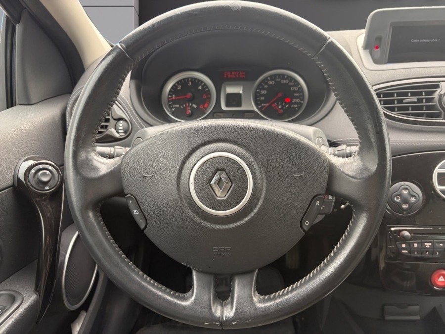 RENAULT d'occasion CLIO EXPRESSION CLIM 1.5DCI 90 de 2011 Lyon St