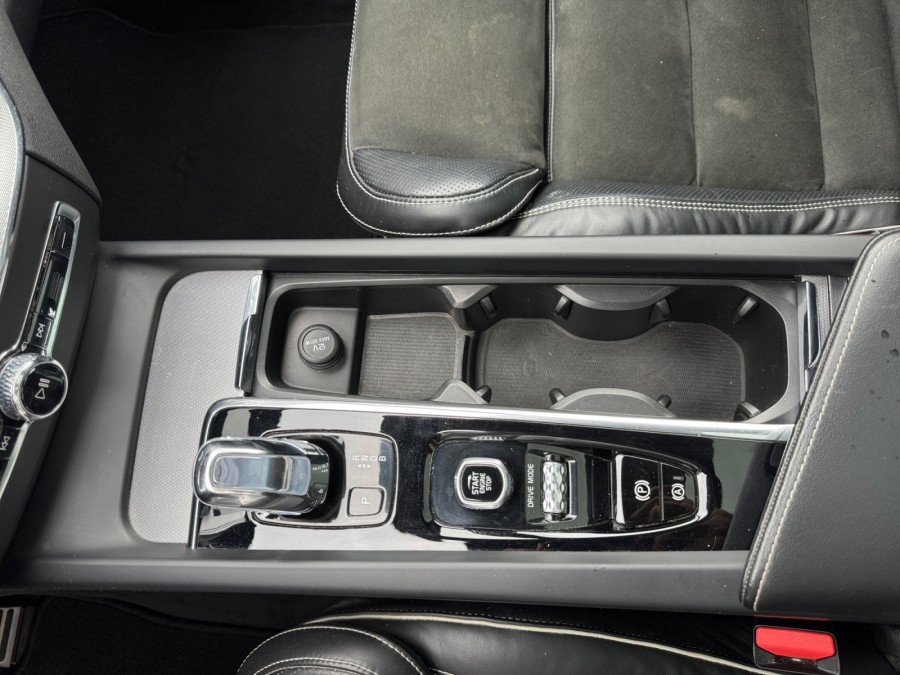 VOLVO d'occasion XC60 VOLVO XC60 2 T8 320 TWIN ENGINE AWD R-DESIGN