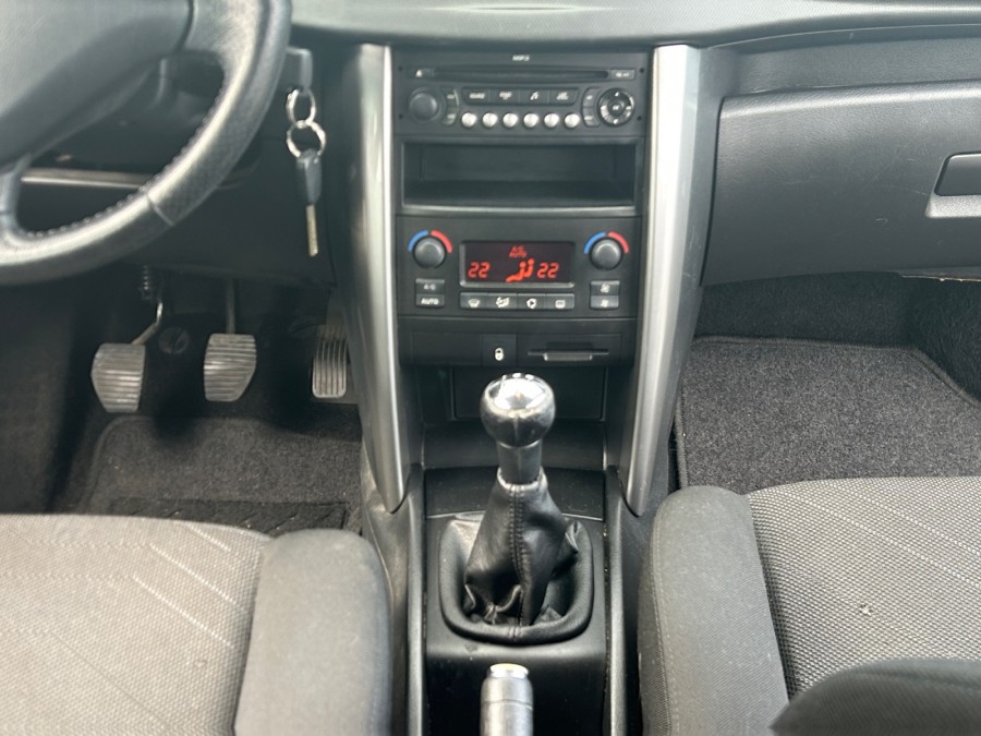 PEUGEOT d'occasion 207 1.6 HDI 90 SERIE 64 de 2009 Coignières (78)﻿