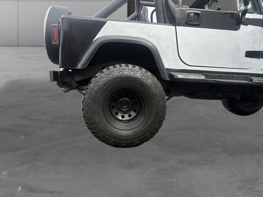 JEEP d'occasion WRANGLER Wrangler YJ 2.5i 103 ch 4×4 de 1990 St