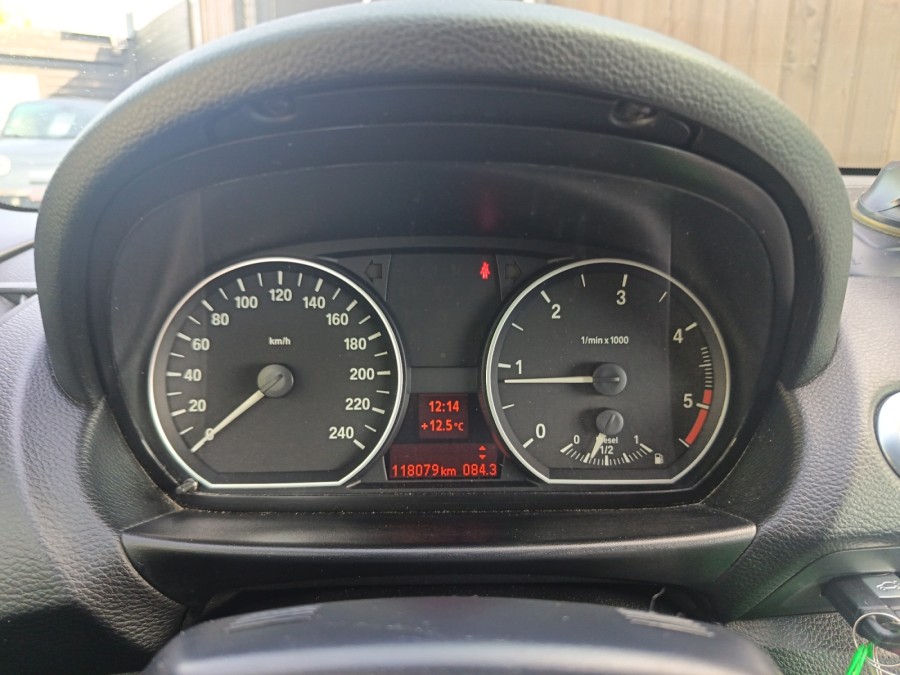 BMW d'occasion 118 2 D 143 CONFORT de 2011 Rennes (35)﻿
