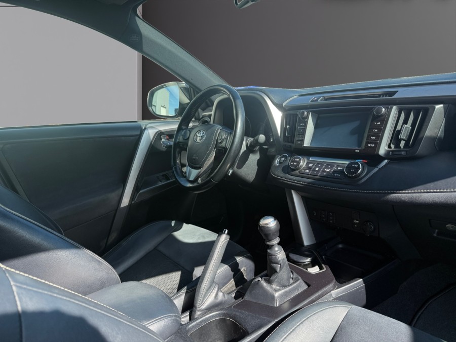 TOYOTA d'occasion RAV4 143 D-4D 2WD LOUNGE de 2017 Saint Omer (62)﻿