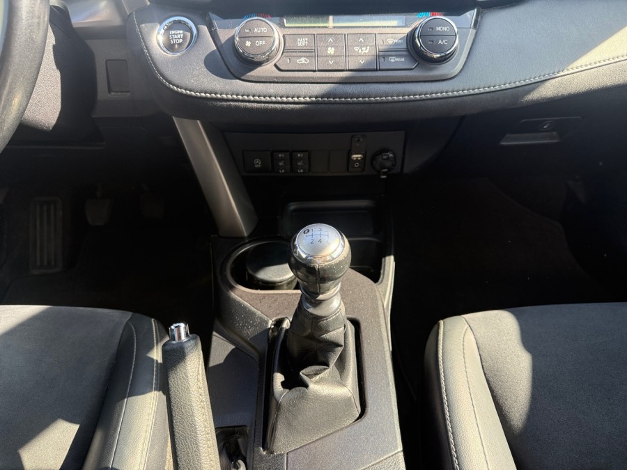 TOYOTA d'occasion RAV4 143 D-4D 2WD LOUNGE de 2017 Saint Omer (62)﻿