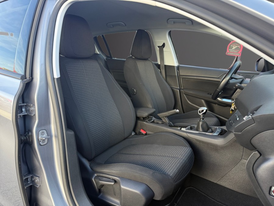 PEUGEOT d'occasion 308 PEUGEOT 308 II 1.2 PT 110 STYLE de 2018 Reims