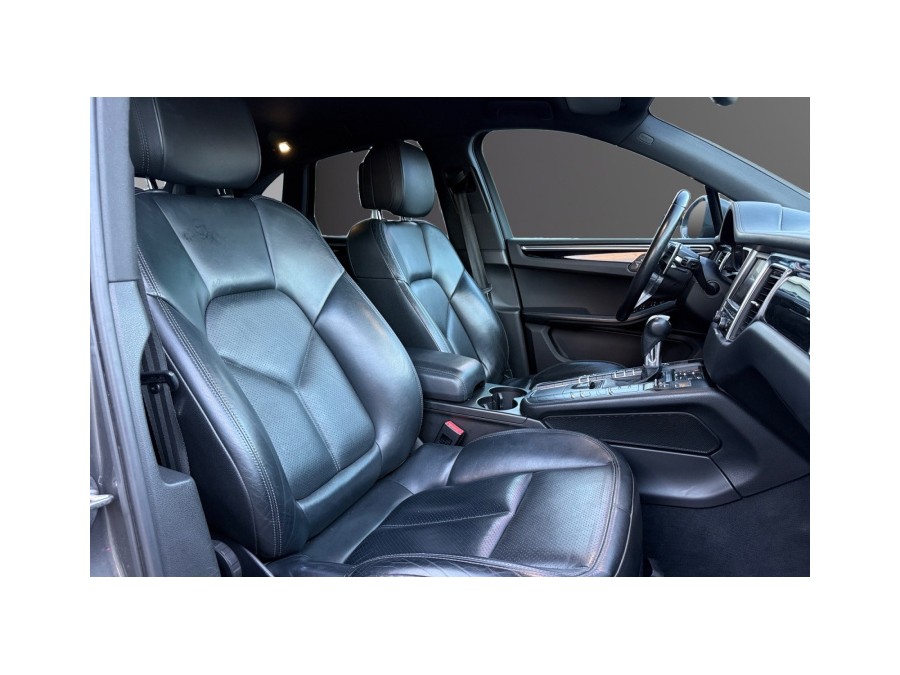 PORSCHE d'occasion MACAN 3 V6 D 258 S PDK AUTO de 2014 La Ciotat (13)﻿