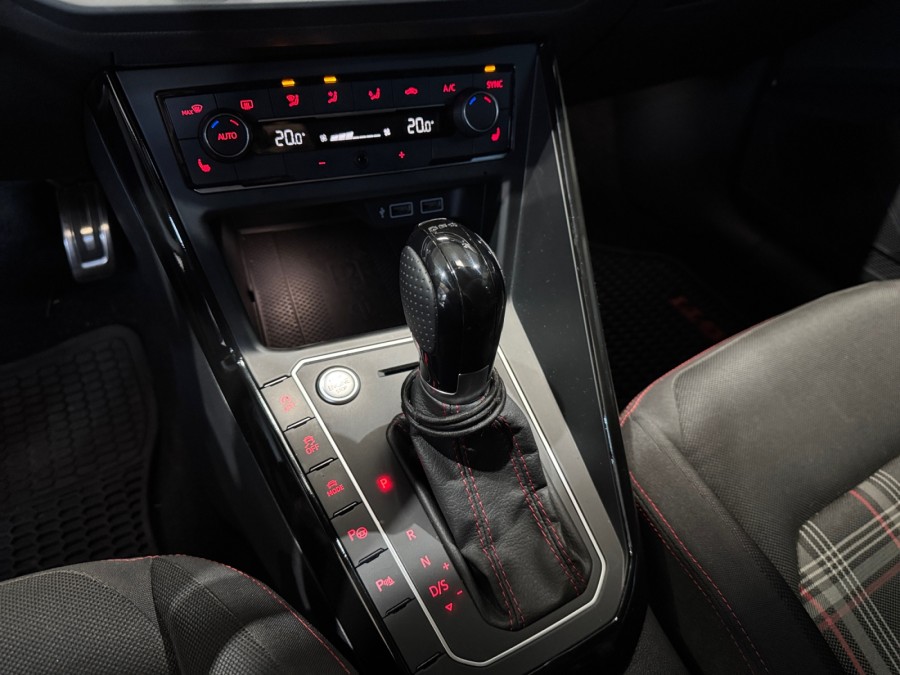VOLKSWAGEN d'occasion POLO 2 TSI 200 GTI DSG AUTO de 2019