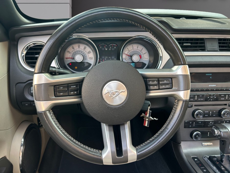 FORD d'occasion MUSTANG 2.3 ECOBOOST CONVERTIBLE de 2010 Cannes (06)﻿