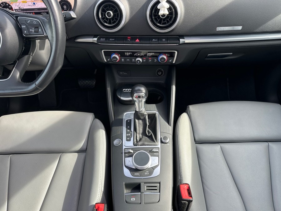 AUDI d'occasion A3 AUDI A3 Berline 35 TFSI 150ch Design luxe de 2017
