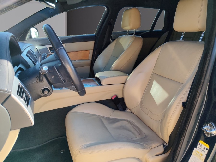JAGUAR d'occasion XF SPORTBRAKE 3 V6 D 240 LUXE AUTO de 2013