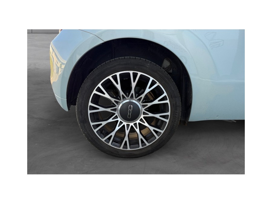 FIAT d'occasion 500 C 1.0 HYBRIDE 70 CLUB de 2023 La Ciotat (13)﻿