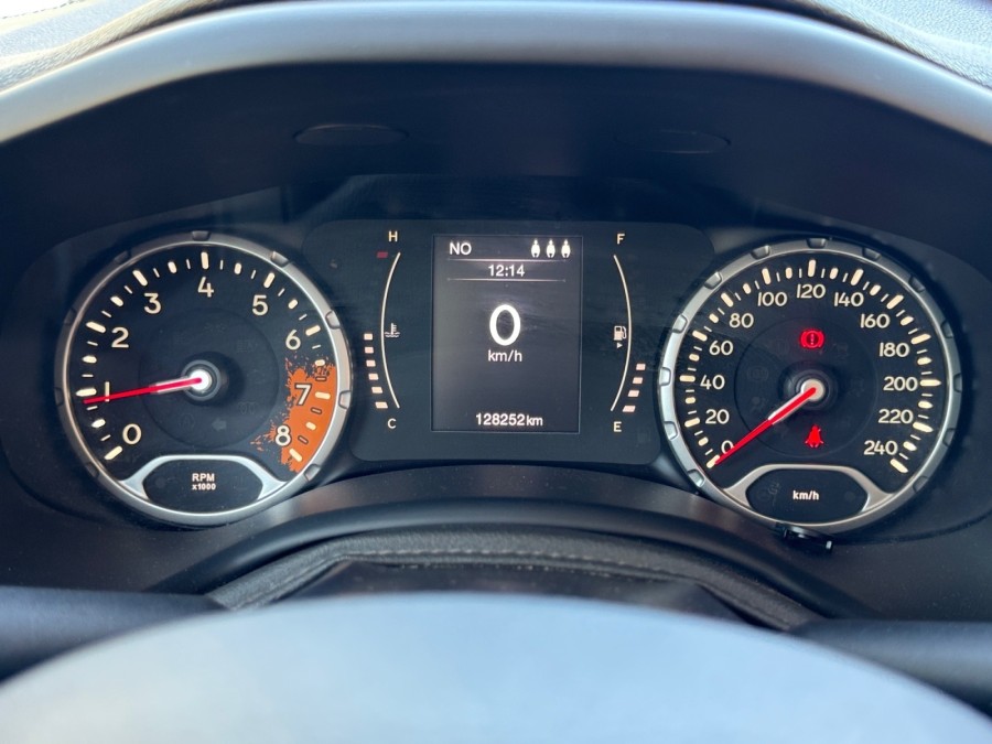 JEEP d'occasion RENEGADE 1.4 MULTIAIR 140 LONGITUDE de 2015 La Ciotat