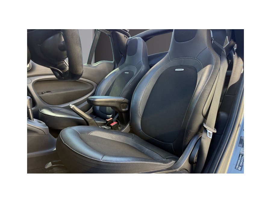 SMART d'occasion FORTWO BRABUS 80 KW CABRIO AUTO de 2016 La Ciotat