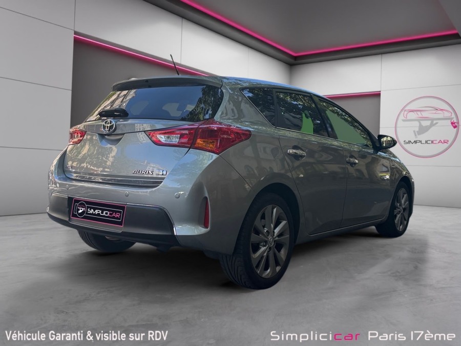 TOYOTA d'occasion AURIS HSD 136h Dynamic 15 5p de 2014 Paris 17 (75)﻿