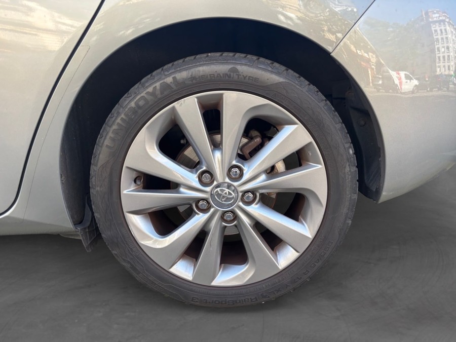 TOYOTA d'occasion AURIS HSD 136h Dynamic 15 5p de 2014 Paris 17 (75)﻿