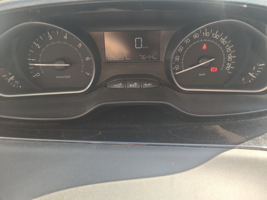 PEUGEOT d'occasion 208 1.2 PURE TECH 82 STYLE de 2015 Nord Isère (38)﻿