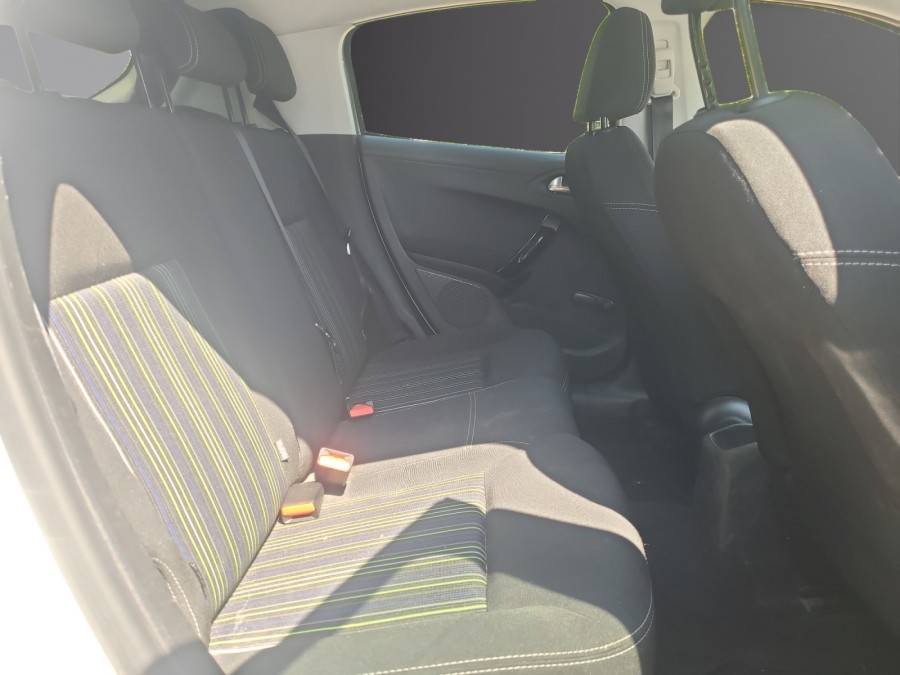 PEUGEOT d'occasion 208 1.2 PURE TECH 82 STYLE de 2015 Nord Isère (38)﻿