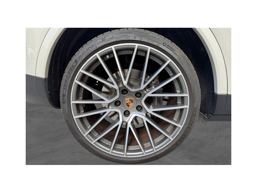 PORSCHE d'occasion CAYENNE COUPE 3 V6 462 E-HYBRID AUTO de 2022 Paris