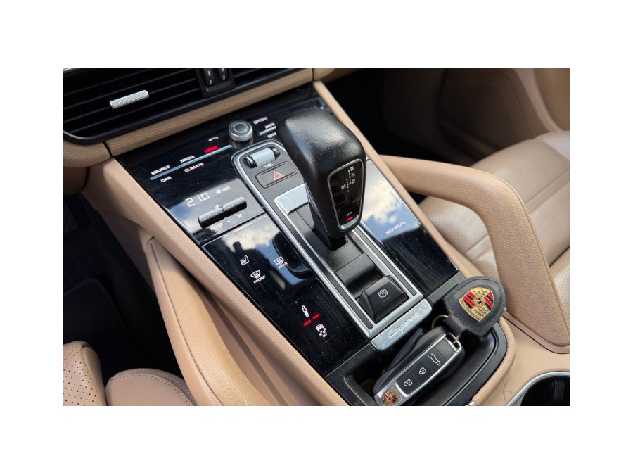 PORSCHE d'occasion CAYENNE COUPE 3 V6 462 E-HYBRID AUTO de 2022 Paris