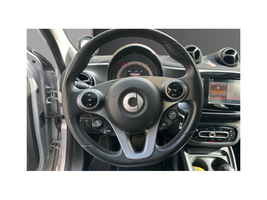 SMART d'occasion FORFOUR Prime 66 KW AUTO de 2017 Paris 17 (75)﻿