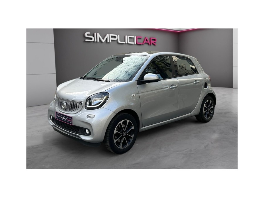 SMART d'occasion FORFOUR Prime 66 KW AUTO de 2017 Paris 17 (75)﻿