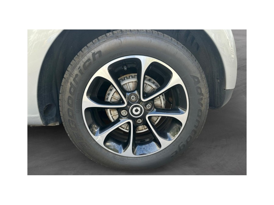 SMART d'occasion FORFOUR Prime 66 KW AUTO de 2017 Paris 17 (75)﻿