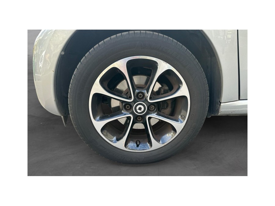 SMART d'occasion FORFOUR Prime 66 KW AUTO de 2017 Paris 17 (75)﻿