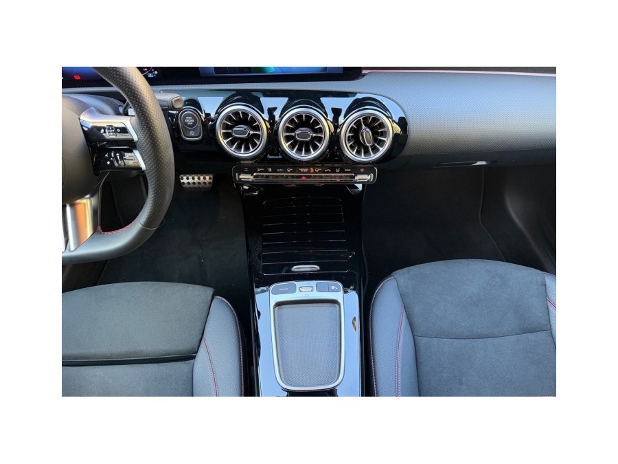 MERCEDES d'occasion A 200 D  8G-DCT AMG Line de 2025 Paris 17 (75)﻿