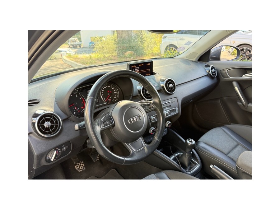 AUDI d'occasion A1 SPORTBACK 1 TFSI ULTRA 95 STYLE de 2018 La Ciotat