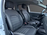 DACIA d'occasion DUSTER 1.5 BLUE DCI 115 PRESTIGE de 2020 Lorient