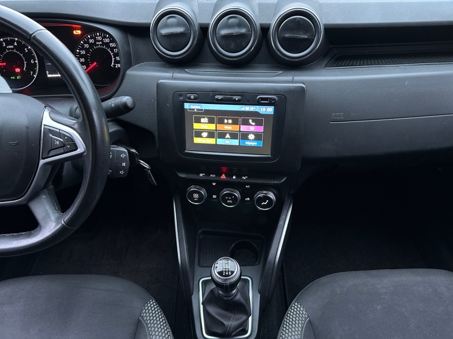 DACIA d'occasion DUSTER 1.5 BLUE DCI 115 PRESTIGE de 2020 Lorient