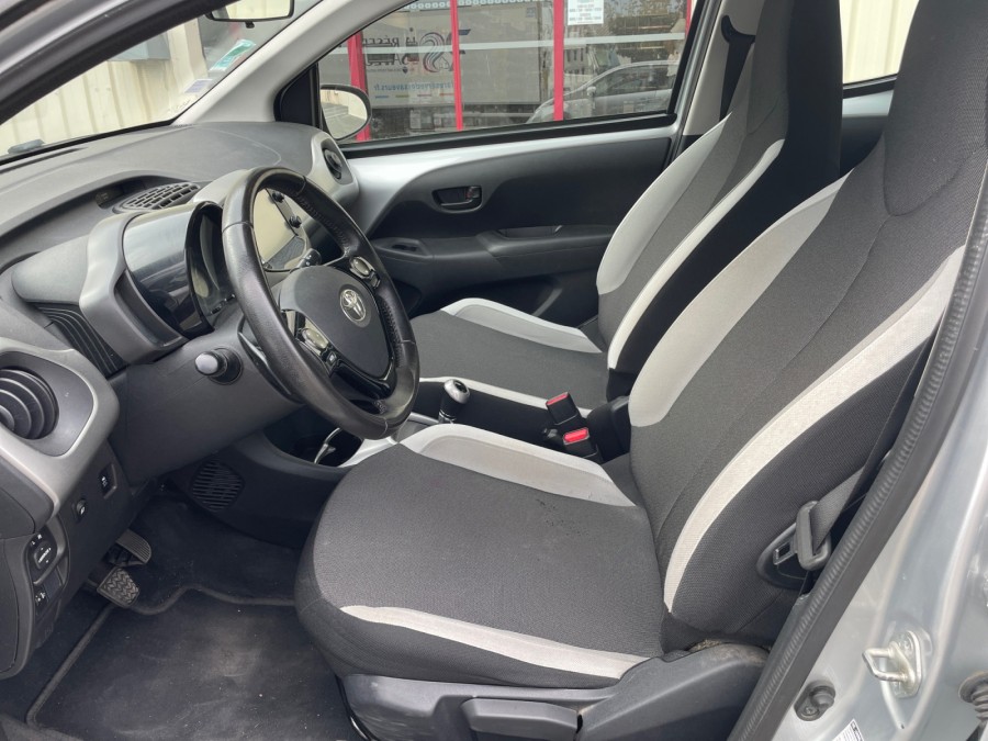 TOYOTA d'occasion AYGO 1.0 VVT-i 69ch x-play x-shift 5p de 2016 Royan