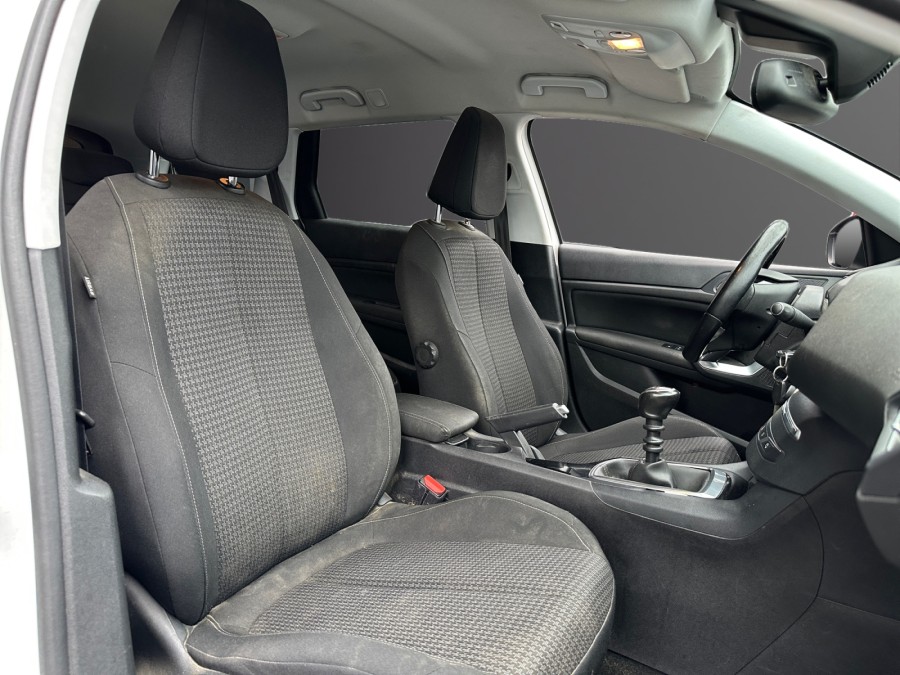 PEUGEOT d'occasion 308 SW SW 1.5 BLUE HDI 100 ACTIVE de 2019 Lorient