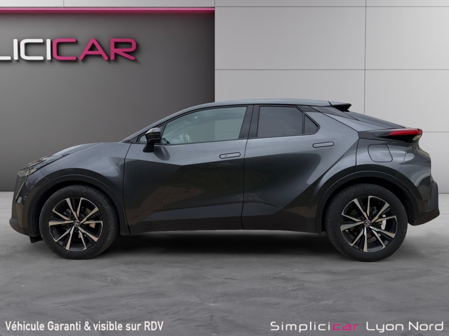 TOYOTA d'occasion C-HR 1.8 140H DYNAMIC BUSINESS de 2024 Lyon Nord