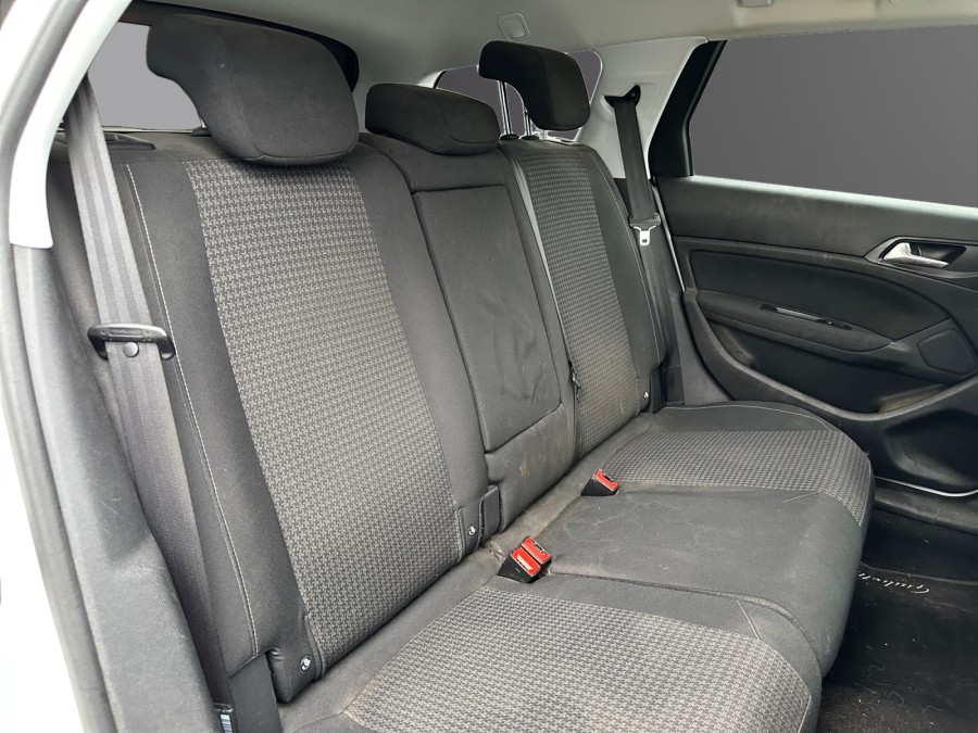 PEUGEOT d'occasion 308 SW SW 1.5 BLUE HDI 100 ACTIVE de 2019 Lorient