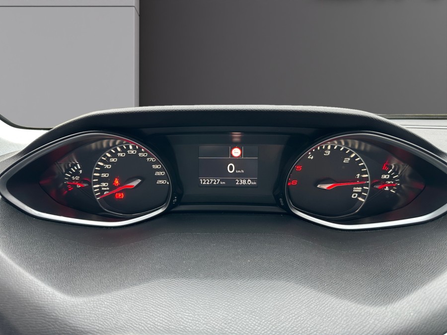 PEUGEOT d'occasion 308 SW SW 1.5 BLUE HDI 100 ACTIVE de 2019 Lorient