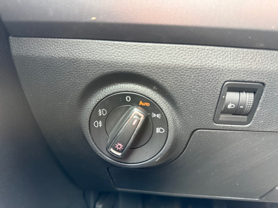 SEAT d'occasion ARONA 1.6 TDI 95 de 2018 Carcassonne (11)﻿