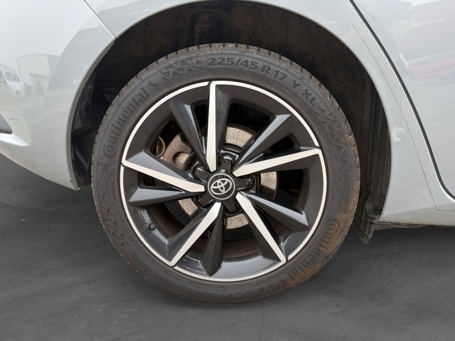 TOYOTA d'occasion AURIS HSD 136h Collection RC18 de 2019 Saint Omer