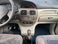 RENAULT d'occasion SCENIC 1.6i 16V RXE de 2000 Brest (29)﻿