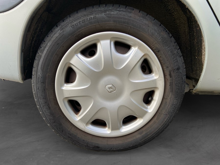 RENAULT d'occasion SCENIC 1.6i 16V RXE de 2000 Brest (29)﻿