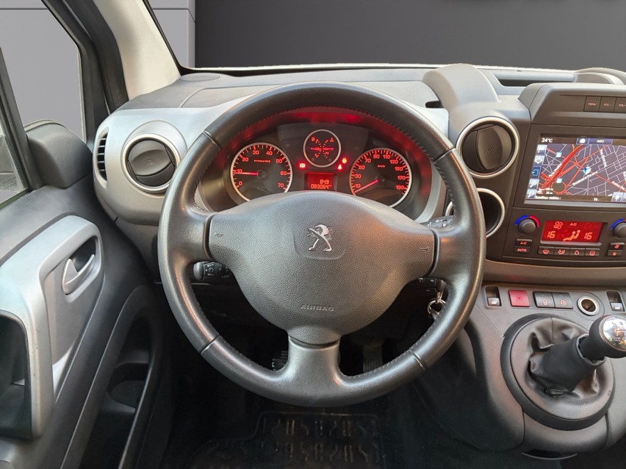 PEUGEOT d'occasion PARTNER TEPEE 1.2 THP de 2018 Paris 17 (75)﻿
