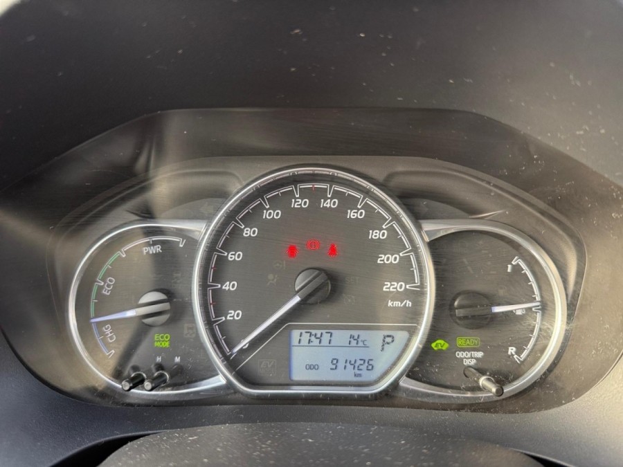 TOYOTA d'occasion YARIS 100H DYNAMIC BUSINESS de 2018 Rennes (35)﻿